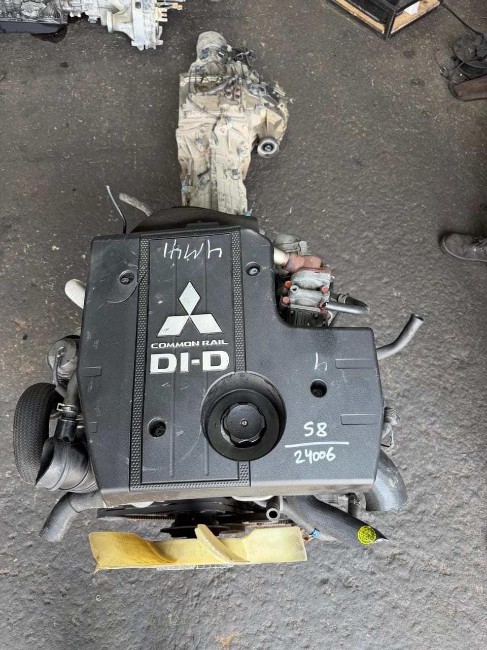 Used Mitsubishi DiD engine seen from above